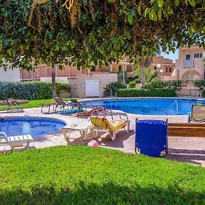 https://precioso-apartamento-con-piscina-y-garaje-ii.es-andalucia.com